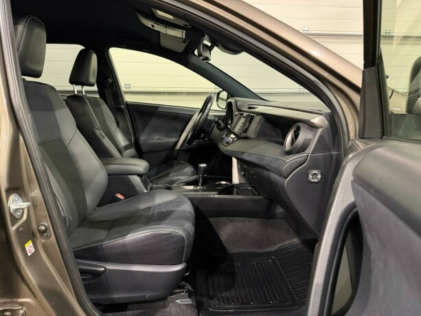 toyota-rav4-elektrisitetbensin-2017-big-8