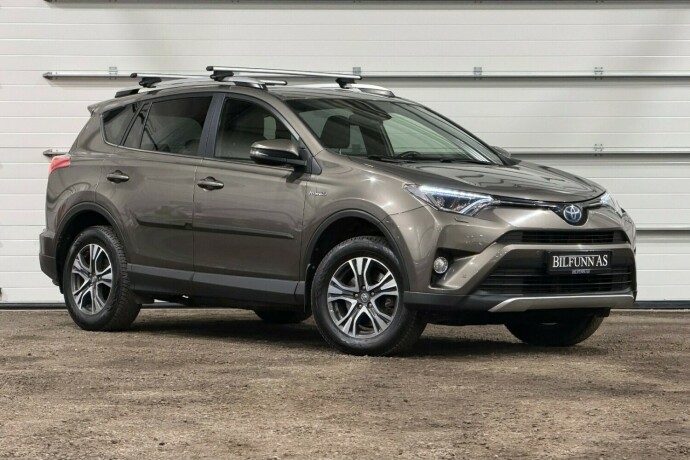 toyota-rav4-elektrisitetbensin-2017-big-0