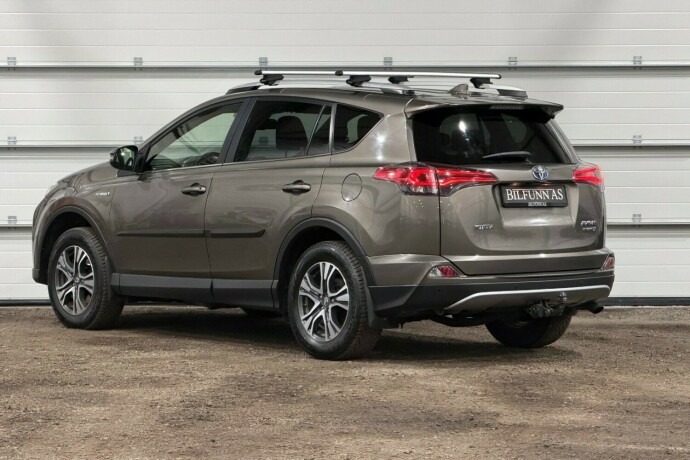 toyota-rav4-elektrisitetbensin-2017-big-3