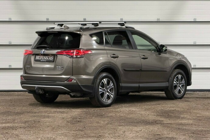 toyota-rav4-elektrisitetbensin-2017-big-2