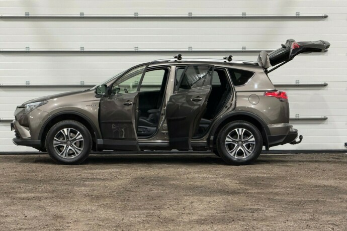 toyota-rav4-elektrisitetbensin-2017-big-5