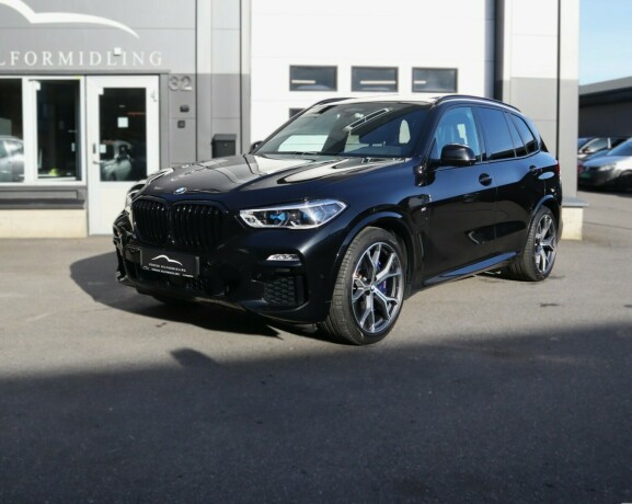 bmw-x5-elektrisitetbensin-2020-big-0