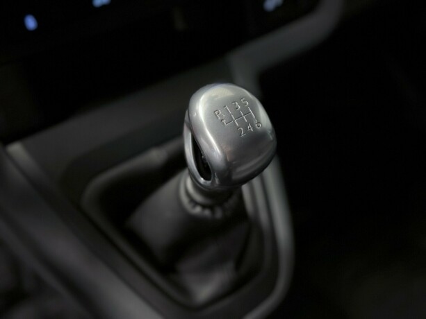 opel-vivaro-diesel-2020-big-8