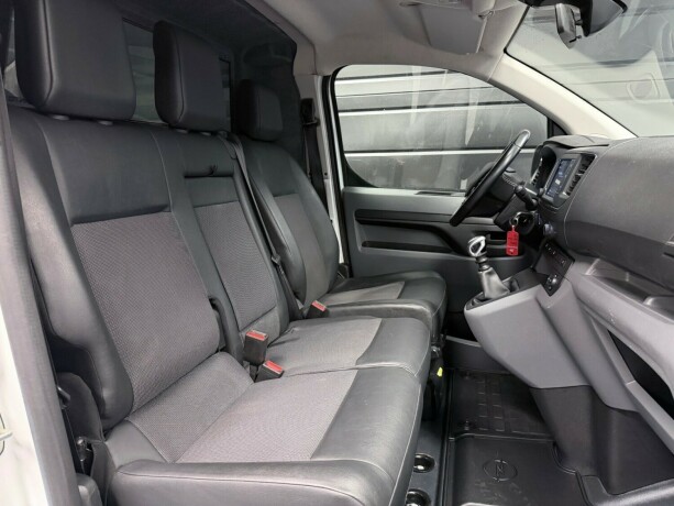 opel-vivaro-diesel-2020-big-16