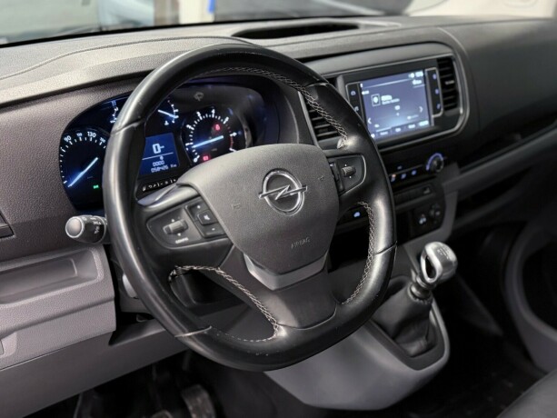 opel-vivaro-diesel-2020-big-11