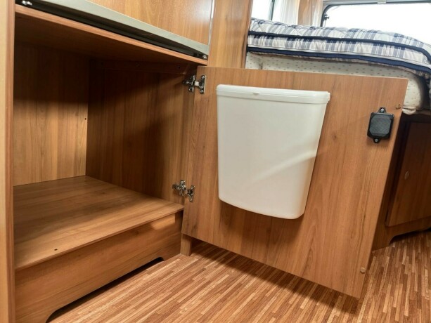 burstner-nexxo-t660-lav-seng-truma-kombi-b-f248rerkort-god-nyttelast-22-140hk-registerkjede-diesel-2008-big-43