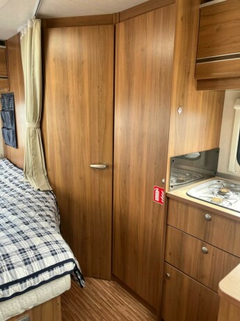 burstner-nexxo-t660-lav-seng-truma-kombi-b-f248rerkort-god-nyttelast-22-140hk-registerkjede-diesel-2008-big-44