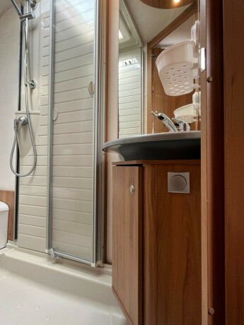 burstner-nexxo-t660-lav-seng-truma-kombi-b-f248rerkort-god-nyttelast-22-140hk-registerkjede-diesel-2008-big-47