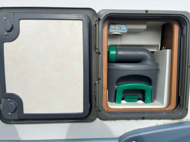 burstner-nexxo-t660-lav-seng-truma-kombi-b-f248rerkort-god-nyttelast-22-140hk-registerkjede-diesel-2008-big-9