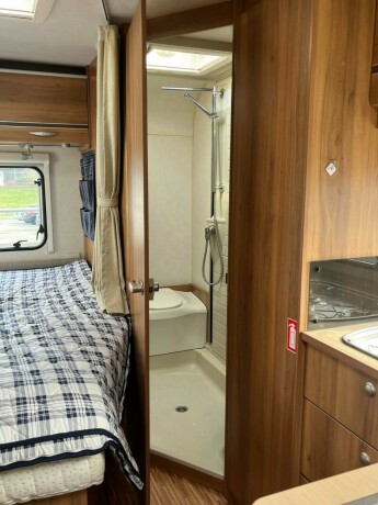 burstner-nexxo-t660-lav-seng-truma-kombi-b-f248rerkort-god-nyttelast-22-140hk-registerkjede-diesel-2008-big-46