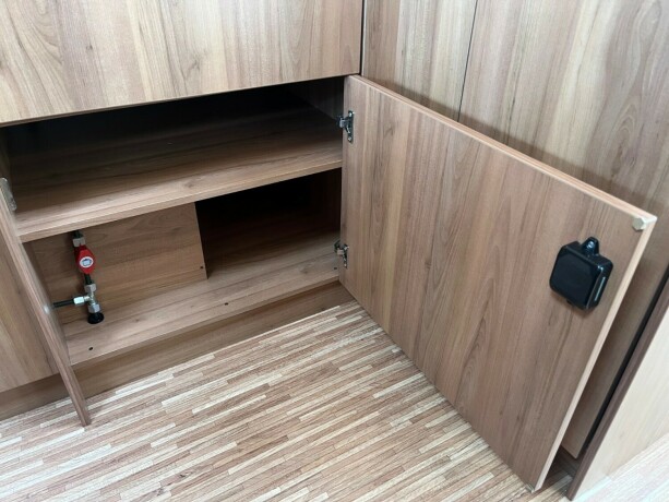 burstner-nexxo-t660-lav-seng-truma-kombi-b-f248rerkort-god-nyttelast-22-140hk-registerkjede-diesel-2008-big-35