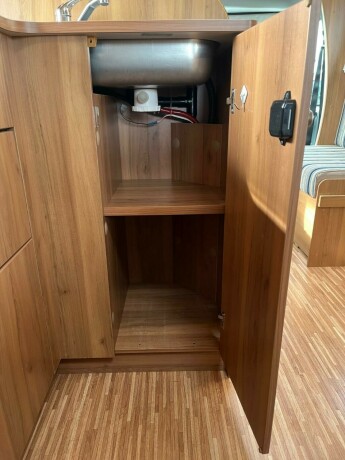 burstner-nexxo-t660-lav-seng-truma-kombi-b-f248rerkort-god-nyttelast-22-140hk-registerkjede-diesel-2008-big-36