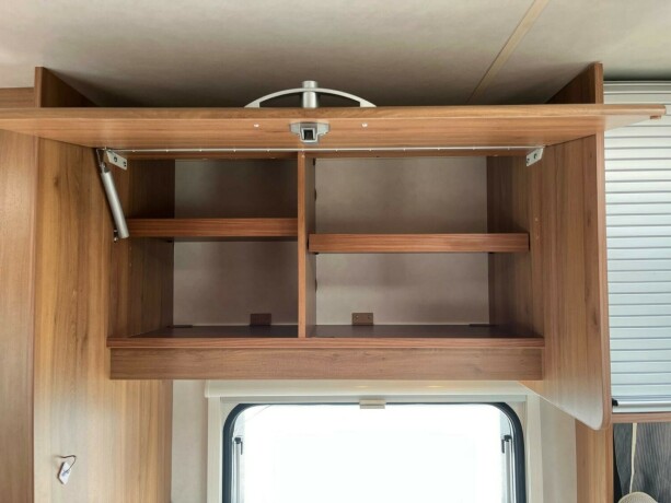 burstner-nexxo-t660-lav-seng-truma-kombi-b-f248rerkort-god-nyttelast-22-140hk-registerkjede-diesel-2008-big-30