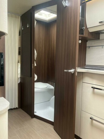 burstner-averso-nordic-600-tk-2-k248yesenger-lav-seng-bak-rundsittegruppe-vintervogn-alde-varme-i-gulv-2016-big-46