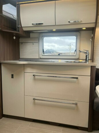 burstner-averso-nordic-600-tk-2-k248yesenger-lav-seng-bak-rundsittegruppe-vintervogn-alde-varme-i-gulv-2016-big-20