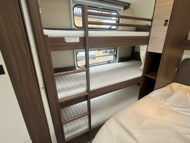 burstner-averso-nordic-600-tk-2-k248yesenger-lav-seng-bak-rundsittegruppe-vintervogn-alde-varme-i-gulv-2016-big-63