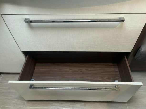 burstner-averso-nordic-600-tk-2-k248yesenger-lav-seng-bak-rundsittegruppe-vintervogn-alde-varme-i-gulv-2016-big-27