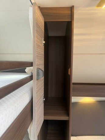 burstner-averso-nordic-600-tk-2-k248yesenger-lav-seng-bak-rundsittegruppe-vintervogn-alde-varme-i-gulv-2016-big-61