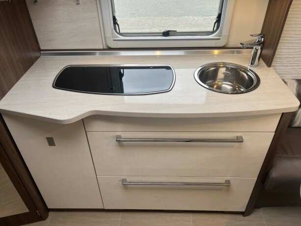 burstner-averso-nordic-600-tk-2-k248yesenger-lav-seng-bak-rundsittegruppe-vintervogn-alde-varme-i-gulv-2016-big-23