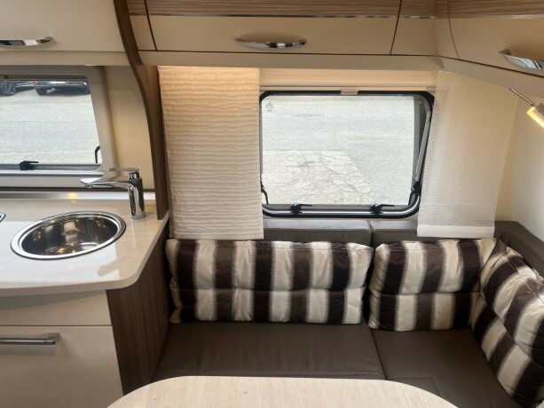 burstner-averso-nordic-600-tk-2-k248yesenger-lav-seng-bak-rundsittegruppe-vintervogn-alde-varme-i-gulv-2016-big-14