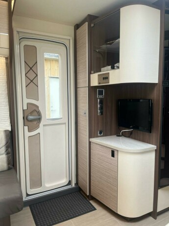 burstner-averso-nordic-600-tk-2-k248yesenger-lav-seng-bak-rundsittegruppe-vintervogn-alde-varme-i-gulv-2016-big-28