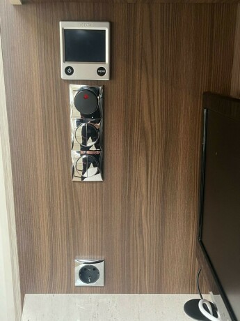 burstner-averso-nordic-600-tk-2-k248yesenger-lav-seng-bak-rundsittegruppe-vintervogn-alde-varme-i-gulv-2016-big-32