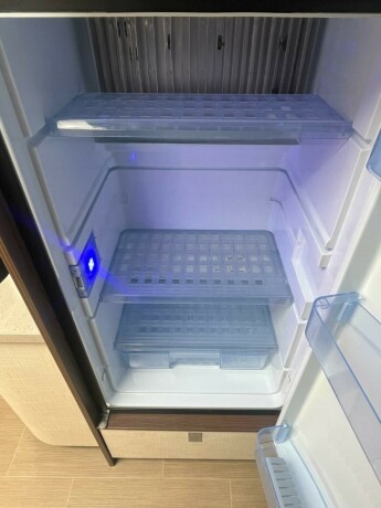 burstner-averso-nordic-600-tk-2-k248yesenger-lav-seng-bak-rundsittegruppe-vintervogn-alde-varme-i-gulv-2016-big-39