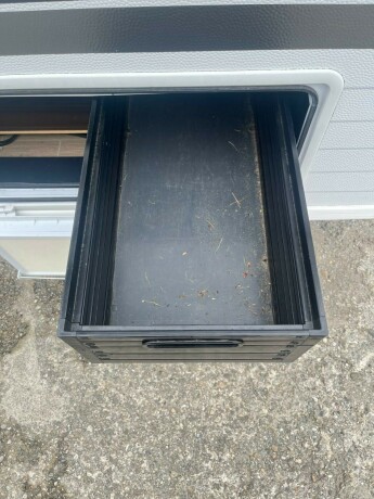 burstner-averso-nordic-600-tk-2-k248yesenger-lav-seng-bak-rundsittegruppe-vintervogn-alde-varme-i-gulv-2016-big-10