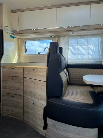 eura-mobil-pt-695-eb-2-enkle-senger-uten-senkeseng-truma-varmer-b-f248rerkort-meget-god-nyttelast-diesel-2020-big-37