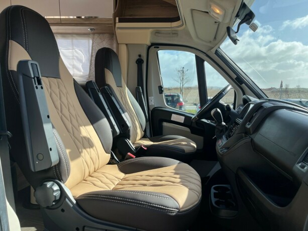 eura-mobil-pt-695-eb-2-enkle-senger-uten-senkeseng-truma-varmer-b-f248rerkort-meget-god-nyttelast-diesel-2020-big-15