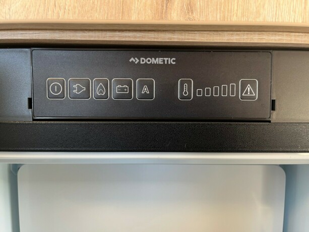 eura-mobil-pt-695-eb-2-enkle-senger-uten-senkeseng-truma-varmer-b-f248rerkort-meget-god-nyttelast-diesel-2020-big-45