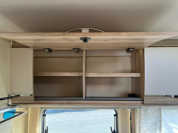 eura-mobil-pt-695-eb-2-enkle-senger-uten-senkeseng-truma-varmer-b-f248rerkort-meget-god-nyttelast-diesel-2020-big-38