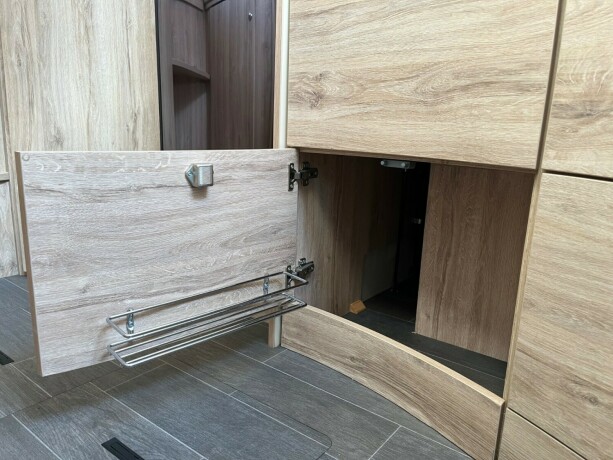 eura-mobil-pt-695-eb-2-enkle-senger-uten-senkeseng-truma-varmer-b-f248rerkort-meget-god-nyttelast-diesel-2020-big-43