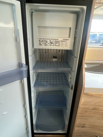 eura-mobil-pt-695-eb-2-enkle-senger-uten-senkeseng-truma-varmer-b-f248rerkort-meget-god-nyttelast-diesel-2020-big-48