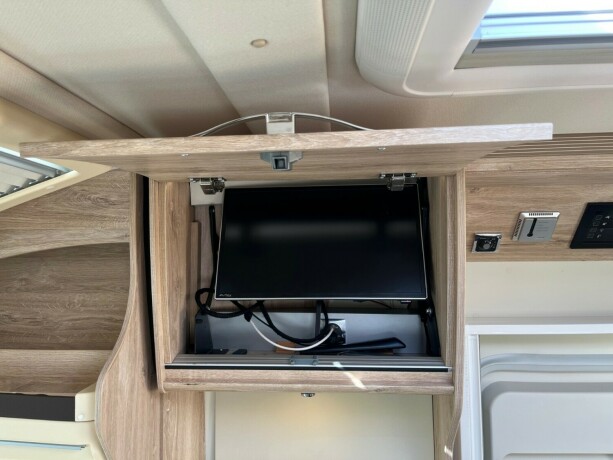 eura-mobil-pt-695-eb-2-enkle-senger-uten-senkeseng-truma-varmer-b-f248rerkort-meget-god-nyttelast-diesel-2020-big-31