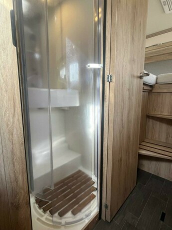 eura-mobil-pt-695-eb-2-enkle-senger-uten-senkeseng-truma-varmer-b-f248rerkort-meget-god-nyttelast-diesel-2020-big-55