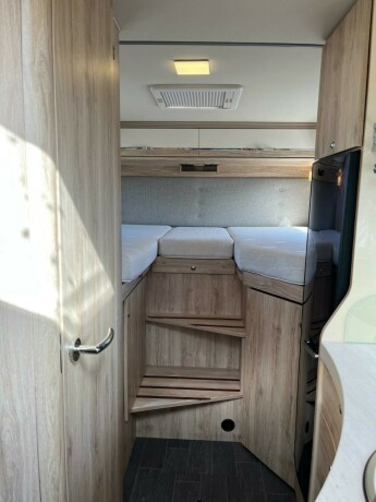 eura-mobil-pt-695-eb-2-enkle-senger-uten-senkeseng-truma-varmer-b-f248rerkort-meget-god-nyttelast-diesel-2020-big-66