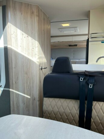 eura-mobil-pt-695-eb-2-enkle-senger-uten-senkeseng-truma-varmer-b-f248rerkort-meget-god-nyttelast-diesel-2020-big-51