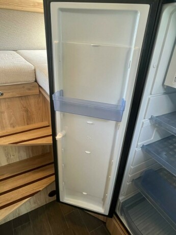 eura-mobil-pt-695-eb-2-enkle-senger-uten-senkeseng-truma-varmer-b-f248rerkort-meget-god-nyttelast-diesel-2020-big-49