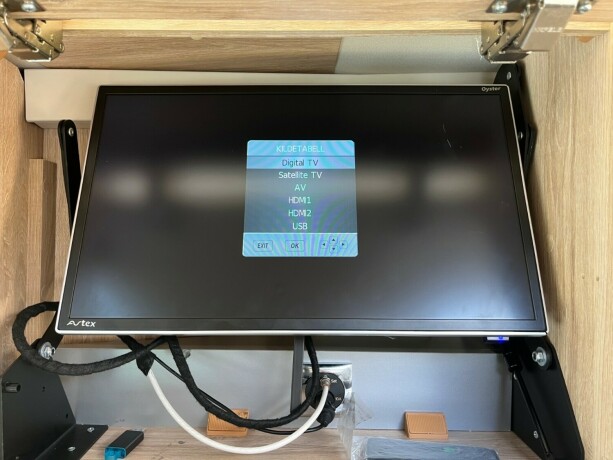 eura-mobil-pt-695-eb-2-enkle-senger-uten-senkeseng-truma-varmer-b-f248rerkort-meget-god-nyttelast-diesel-2020-big-32