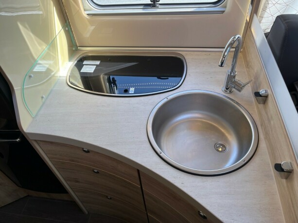 eura-mobil-pt-695-eb-2-enkle-senger-uten-senkeseng-truma-varmer-b-f248rerkort-meget-god-nyttelast-diesel-2020-big-39