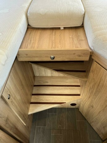 eura-mobil-pt-695-eb-2-enkle-senger-uten-senkeseng-truma-varmer-b-f248rerkort-meget-god-nyttelast-diesel-2020-big-67