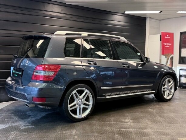 mercedes-benz-glk-diesel-2012-big-8