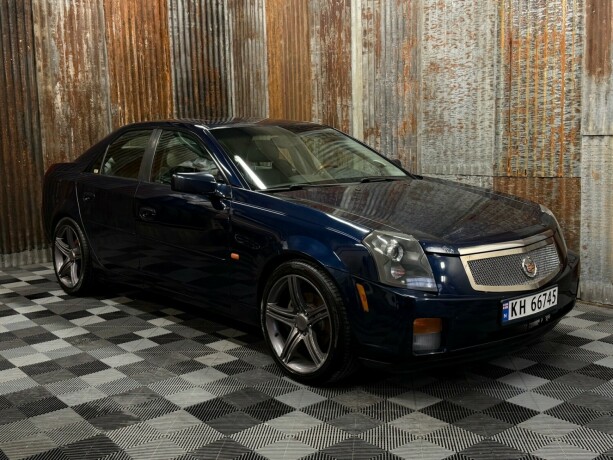 cadillac-cts-bensin-2003-big-0