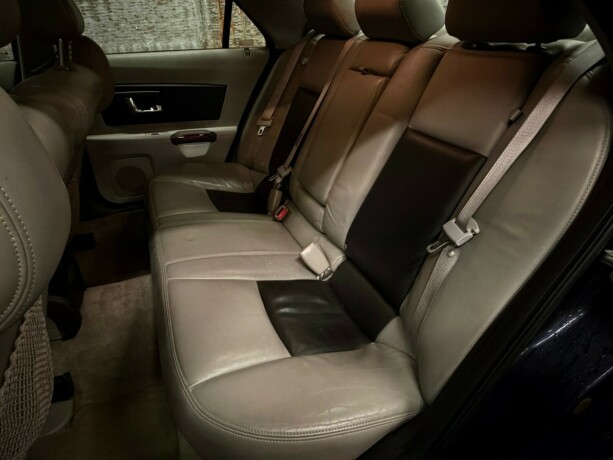 cadillac-cts-bensin-2003-big-39