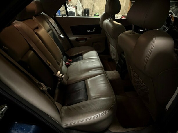 cadillac-cts-bensin-2003-big-36