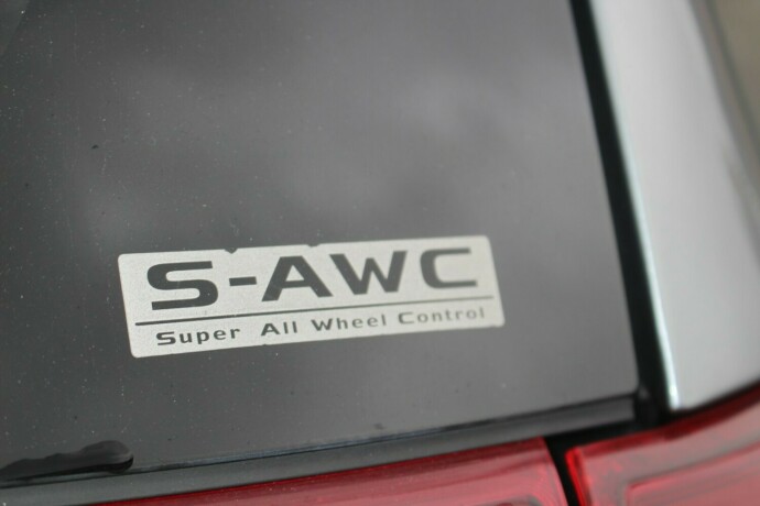 mitsubishi-outlander-elektrisitetbensin-2018-big-5