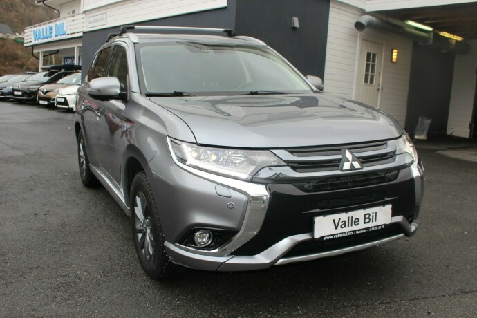 mitsubishi-outlander-elektrisitetbensin-2018-big-0