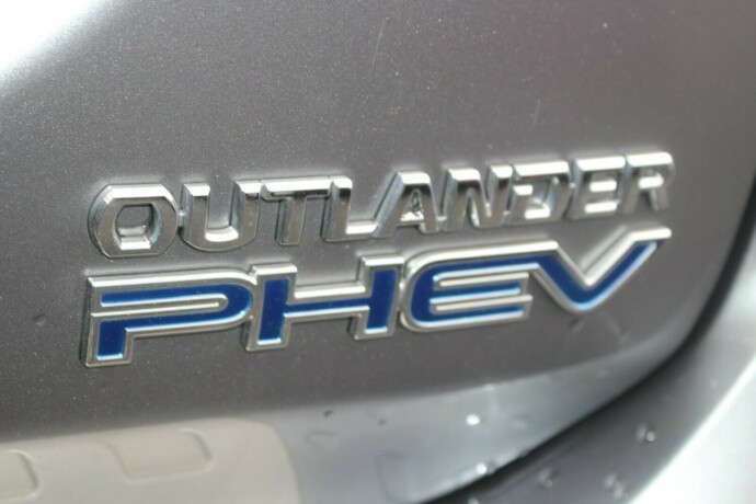 mitsubishi-outlander-elektrisitetbensin-2018-big-6