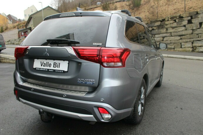 mitsubishi-outlander-elektrisitetbensin-2018-big-4
